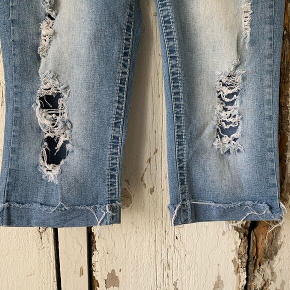 Ariya jeans embroidered destroyed crops raw cuffed gems light wash - Picture 2 of 10